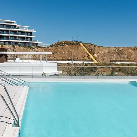 Luxury 3bed-apartment With Stunning Sea Views *