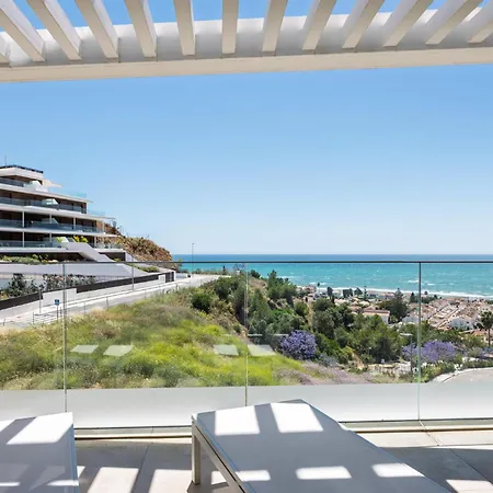Luxury 3bed-apartment With Stunning Sea Views *