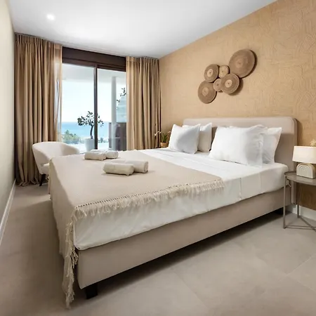 Luxury 3bed-apartment With Stunning Sea Views *